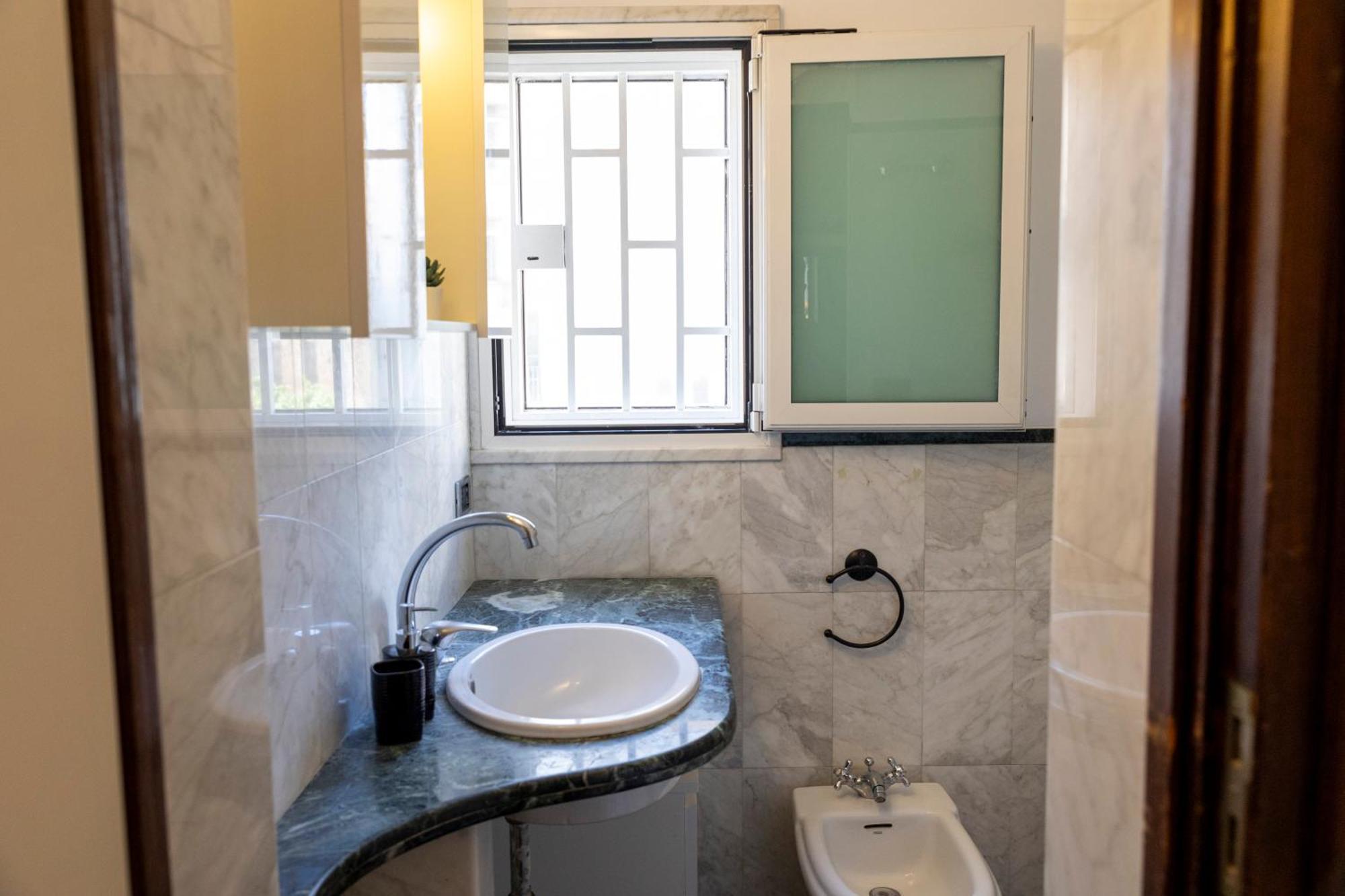 Sulla Via Del Teatro Apartment Bari Bagian luar foto