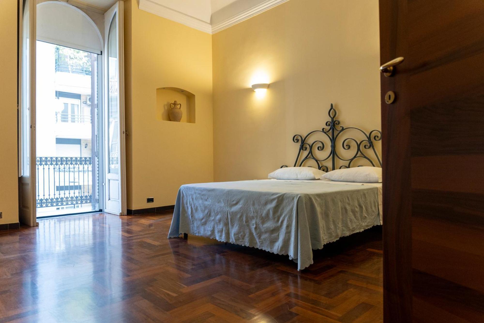 Sulla Via Del Teatro Apartment Bari Bagian luar foto